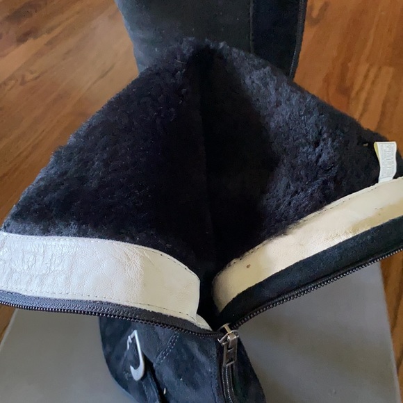 Ugh Selene Black Wedge Boots - Picture 7 of 10